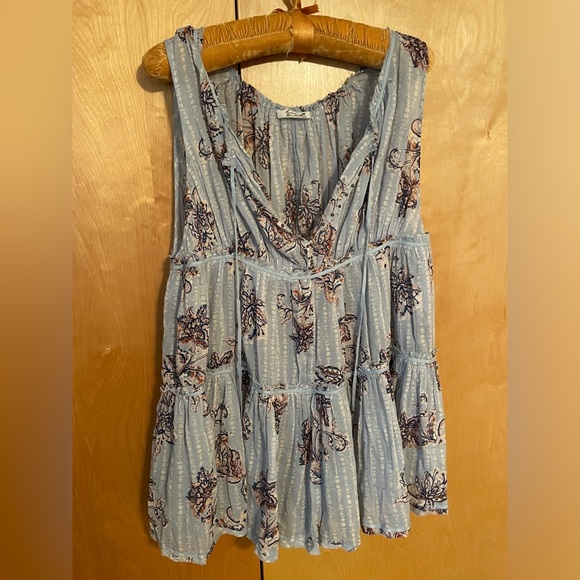 NWOT! Free People light blue floral romper. XS, Medium. Pockets! - Picture 6 of 16